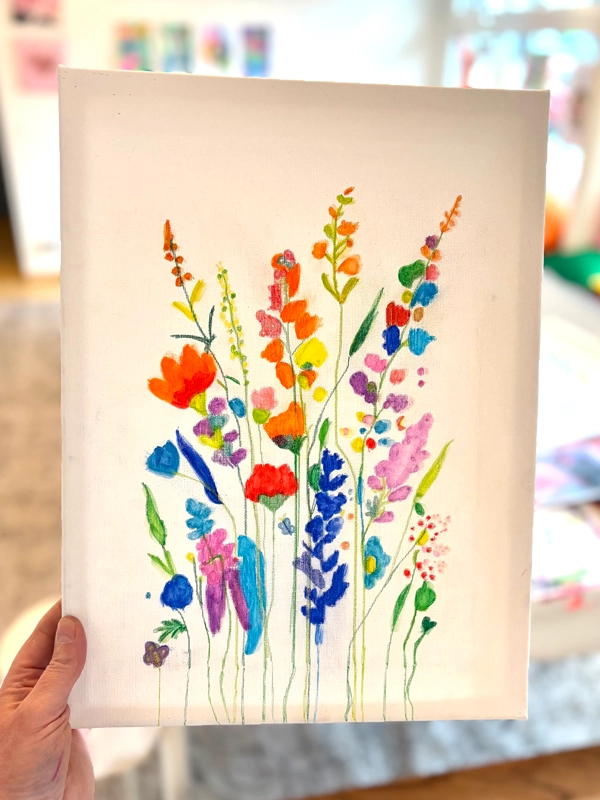 Fröhlich bunte Blumen, gemalt auf Leinwand.